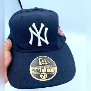 NWT NEW ERA NY CAP size 7 1/8 , 56.8 cm YANKEES